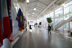 GATE Veranstaltungstechnik - Flaggen der Länder auf dem Medizinkongress ECCMID 2017 in Wien